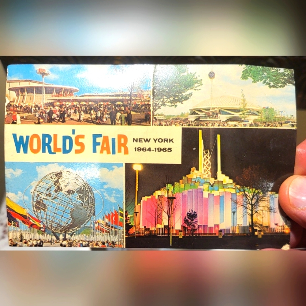 1964 1965 New York World's Fair Post Card with collectible Lincoln stamp